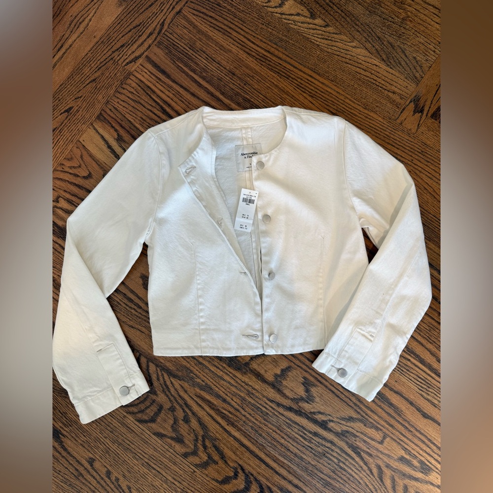 Abercrombie white denim collarless cropped jacket